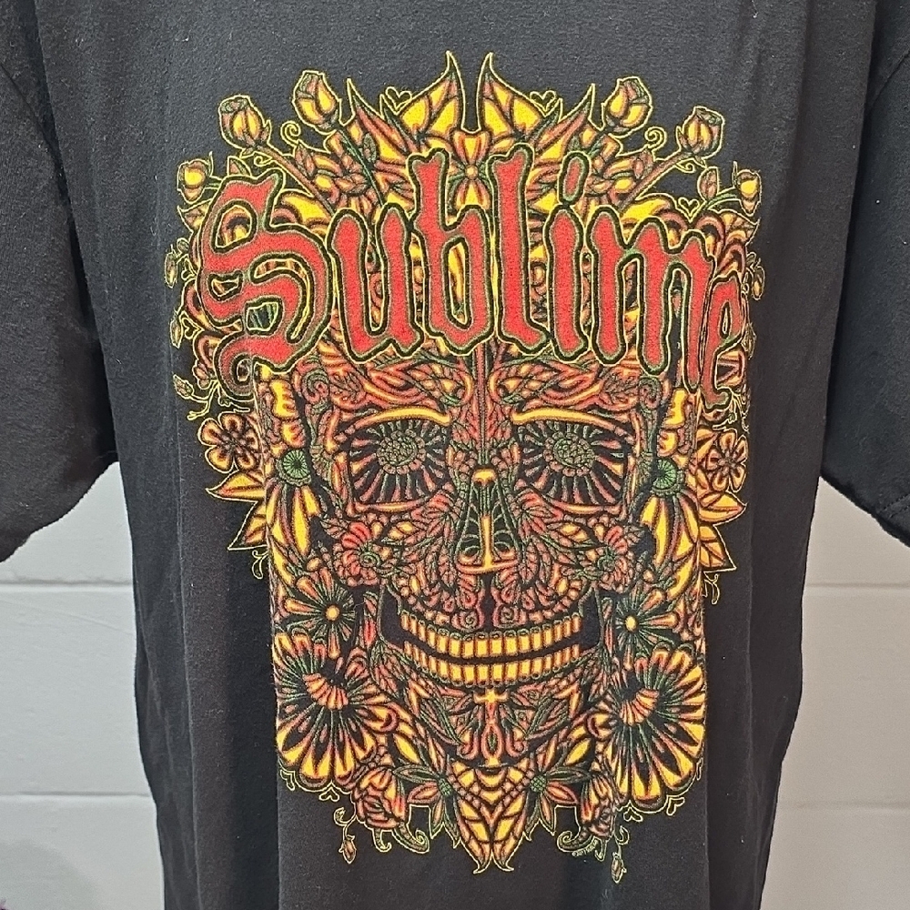 Sublime Black Tee with Vibrant Skull Design - Picture 3 of 12